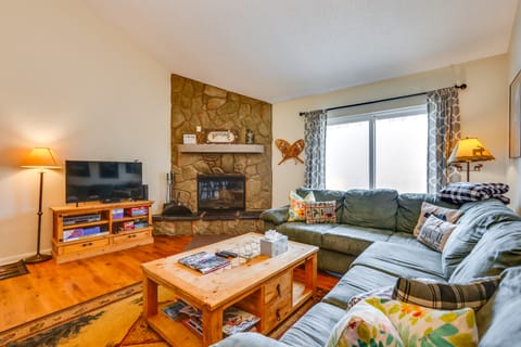 Family-Friendly Fraser Condo w/ Heated Pool Access Apartment in Fraser