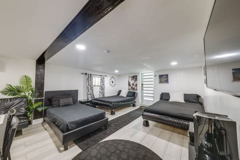 4 Mi to Hard Rock Stadium: West Park Escape Apartment in West Park