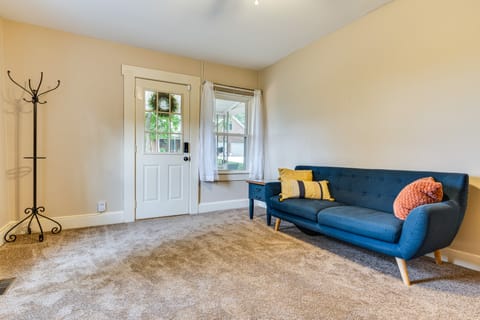 Peaceful Franklin Cottage ~ 1 Mi to Downtown! Cottage in Indiana