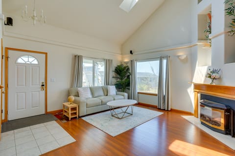 Seaside Eureka Vacation Rental w/ Bay Views! House in Eureka