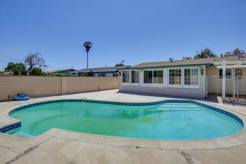 Westminster Oasis w/ Pool & Gas Grill! House in Westminster