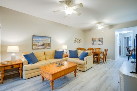 Fort Myers Condo: Community Pool + Fitness Center Apartment in Iona