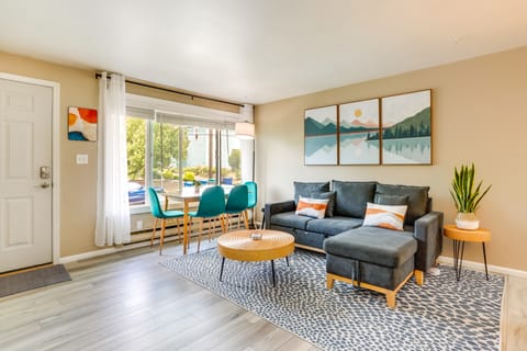 Scandi Boho Seattle Apartment, Walk to Waterfront! Apartment in Magnolia Seattle