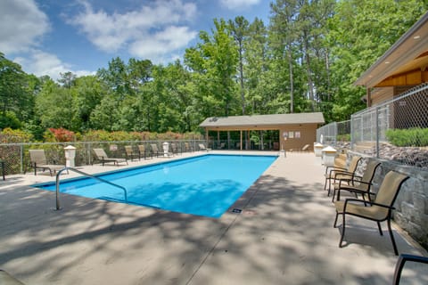 Lake Ouachita Vacation Rental w/ Community Pool Apartment in Lake Ouachita