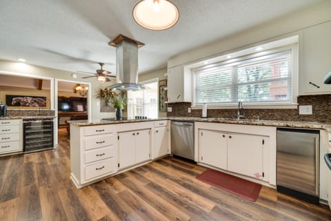 Charming Texarkana Home: Lake & Pool Access! House in Arkansas