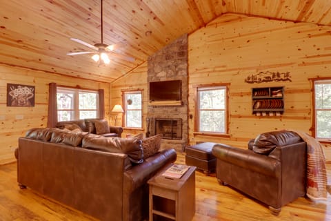 Romantic Mountain View Cabin Rental Near Downtown! House in Mountain View