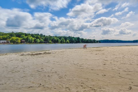 Family-Friendly DuBois Cabin w/ Community Pool! Casa in Treasure Lake