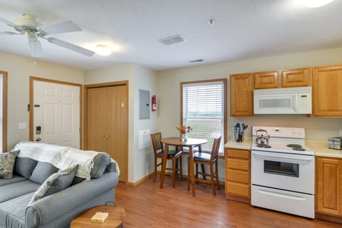 Morgantown Apartment Near Hospitals: 1 Mi to WVU! Apartment in Morgantown