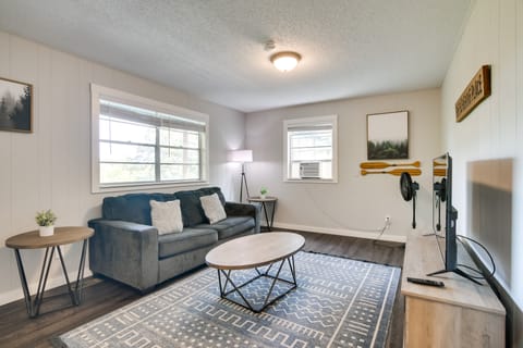 Schooner Creek Cabin w/ Fishing, Boating & More! House in Kimberling City