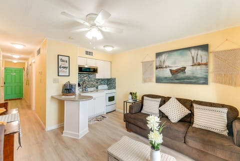 Beachfront Corpus Christi Condo w/ Pool Access! Apartment in Corpus Christi