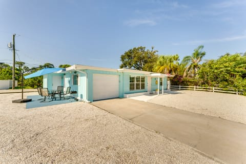 Pet-Friendly Venice Vacation Rental, 3 Mi to Beach House in South Venice