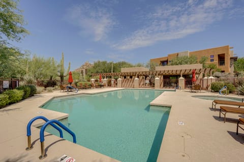 Modern Scottsdale Condo w/ Patios & Mountain Views Apartment in Pinnacle Peak