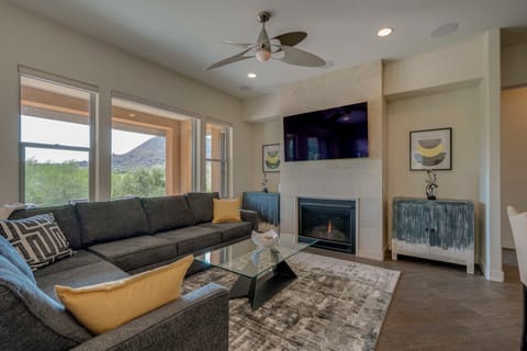 Modern Scottsdale Condo w/ Patios & Mountain Views Apartment in Pinnacle Peak