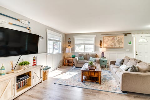 Pet-Friendly Westport Vacation Rental w/ Hot Tub! House in Westport