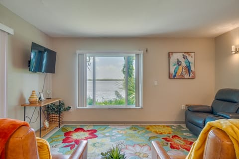 Peaceful Lakefront Oasis - Relax & Recharge Apartment in Casselberry