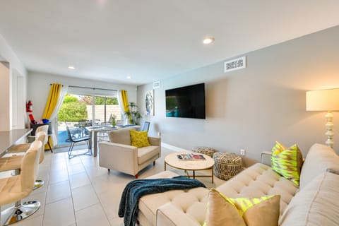 Poolside Paradise w/ Fire Pit in Palm Springs! House in Palm Springs