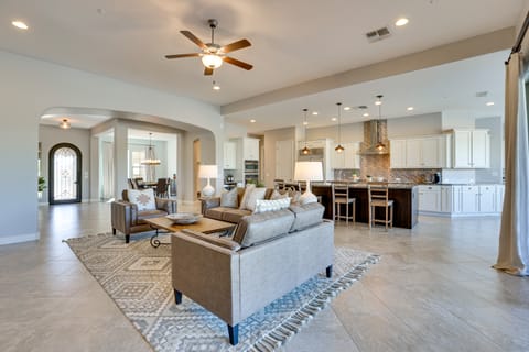 Luxe Goodyear Home: Pool, Swim-Up Bar, Game Room! House in Goodyear