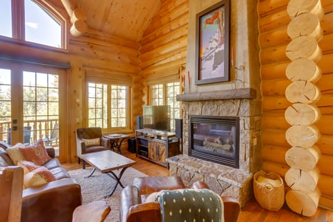 Ski-In/Ski-Out Mountain Village Condo w/ Hot Tub! Apartment in Mountain Village