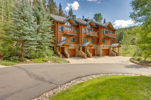 Ski-In/Ski-Out Mountain Village Condo w/ Hot Tub! Apartment in Mountain Village