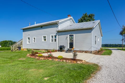 Cozy Greenwich Vacation Rental w/ Fire Pit House in Ohio