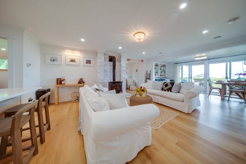 Chautauqua Lakefront NY Cottage Getaway Cottage in North Harmony