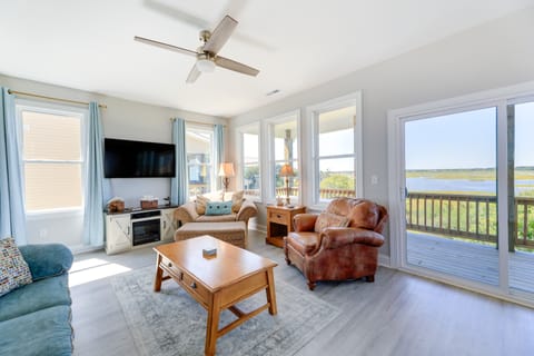 North Topsail Getaway w/ Panoramic Sound Views! House in North Topsail Beach