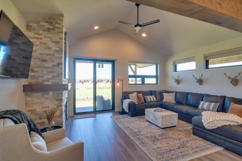 Colorado Home w/ Hot Tub! Close to Ski Resorts House in Granby