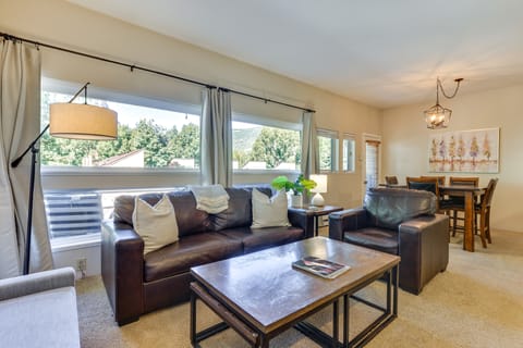 East Vail Condo w/ Pool, Hot Tub, & Free Bus Stop Apartment in Vail