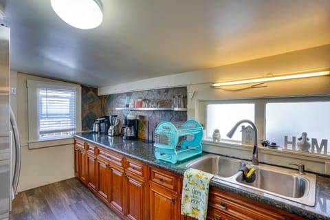 5 Blocks to Main Street: Huntington Beach Haven House in Huntington Beach