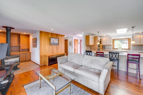 Serene La Conner Retreat w/ Fireplace & Deck! House in Whidbey Island