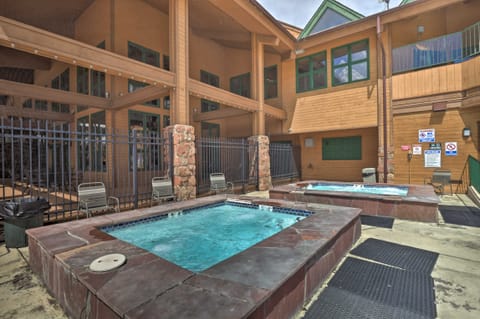 2 Mi to Granby Ranch: Mtn Condo w/ Hot Tub! Apartment in Granby