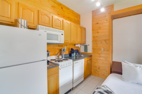 2 Mi to Granby Ranch: Mtn Condo w/ Hot Tub! Apartment in Granby