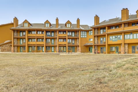 2 Mi to Granby Ranch: Mtn Condo w/ Hot Tub! Apartment in Granby