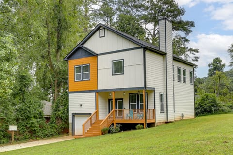 Modern Decatur Home ~ 7 Mi to Atlanta! House in Belvedere Park