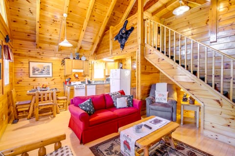 Pigeon Forge Vacation Rental w/ Private Hot Tub! House in Pigeon Forge