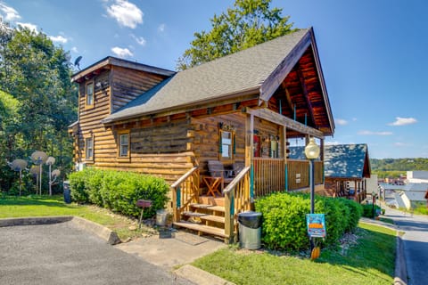 Pigeon Forge Vacation Rental w/ Private Hot Tub! House in Pigeon Forge