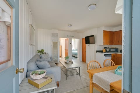 Cozy Hampton Vacation Rental, Walk to Beach! House in Hampton Beach