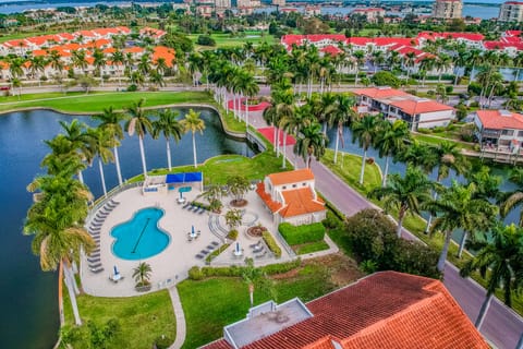 Sunny St Pete Getaway with Shared Pool & Hot Tub Apartment in Isla del Sol