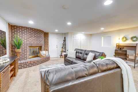 9 Mi to Dtwn Denver: Aurora Vacation Rental Apartment in Aurora
