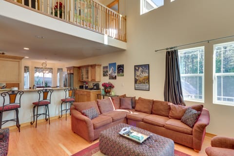 Spacious Big Bear Home w/ Game Room + Hot Tub! House in Big Bear