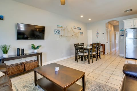 South Padre Island Condo w/ Shared Outdoor Pool! Apartment in South Padre Island