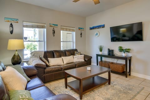 South Padre Island Condo w/ Shared Outdoor Pool! Apartment in South Padre Island