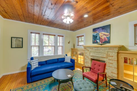 San Antonio Gem in Prime Location w/ Outdoor Space House in San Antonio