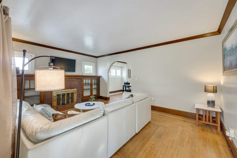 Welcoming Home in Youngstown w/ Private Backyard! House in Boardman