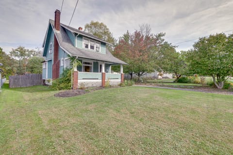 Welcoming Home in Youngstown w/ Private Backyard! House in Boardman
