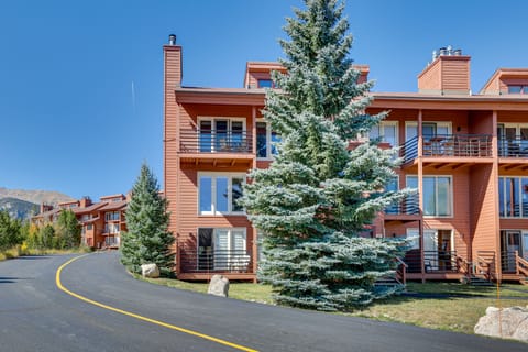 Silverthorne Condo w/ Balcony & Mountain Views! Apartment in Wildernest