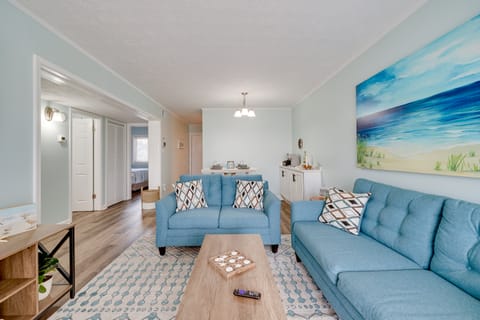 Carolina Beach Haven w/ Private Balcony! Apartment in Carolina Beach