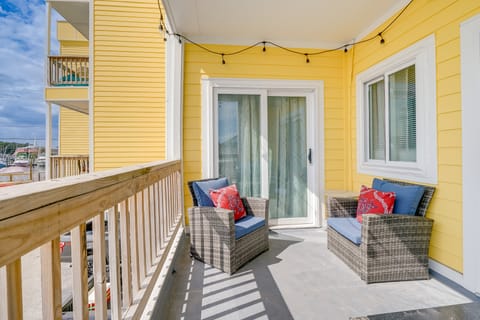 Carolina Beach Haven w/ Private Balcony! Apartment in Carolina Beach