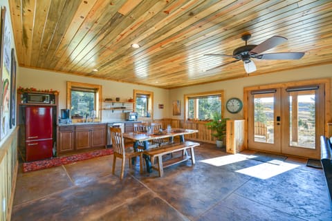 Cozy Alma Mountain Retreat: Fireplace & Grill Apartment in Park County