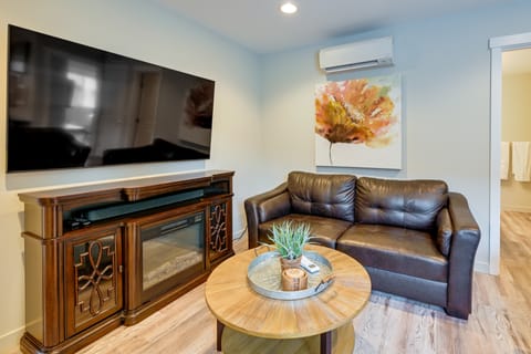 Easy Commuting! Modern SeaTac Unit w/ Fireplace Apartment in SeaTac